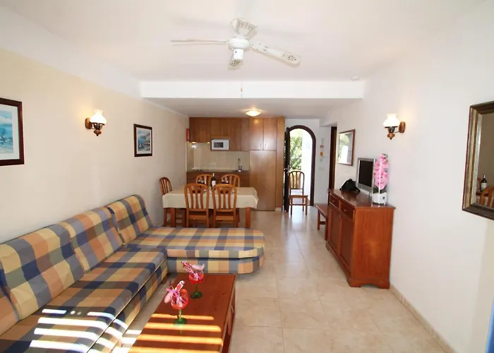 Talayot Cala'N Blanes (Menorca)